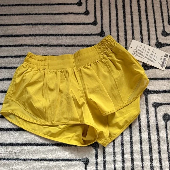 Lululemon Hotty Totty LR Short 2.5” Lined Athletic Shorts